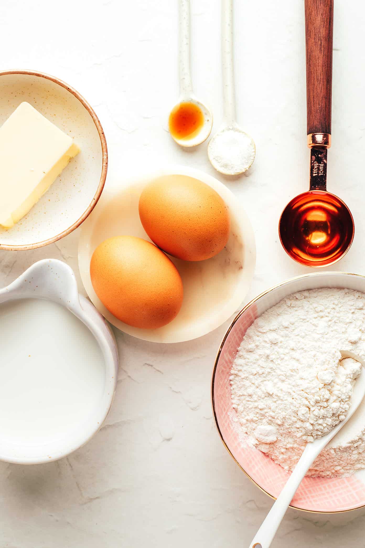 This classic French crepe recipe is easy to make in the blender with 7 basic ingredients. Always such a lovely, simple recipe for breakfast or brunch. Feel free to customize with your favorite sweet or savory fillings! | gimmesomeoven.com Homemade crepe ingredients