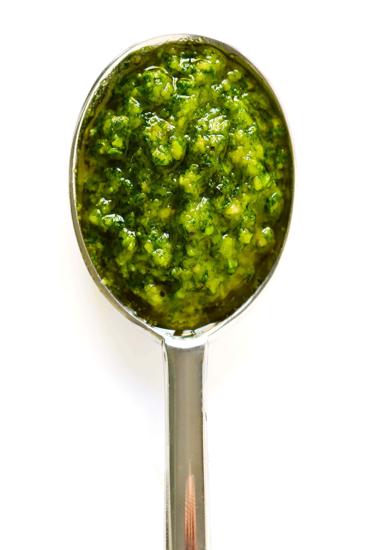 Learn how to make pesto with this classic Italian fresh basil pesto recipe. It's easy to make in the blender or food processor, and perfect for using as a pesto sauce for pasta, pizza, chicken, potatoes...you name it! | gimmesomeoven.com #pesto #sauce #italian #recipe #dinner #mealprep #summer #vegetarian #healthy Pesto Recipe