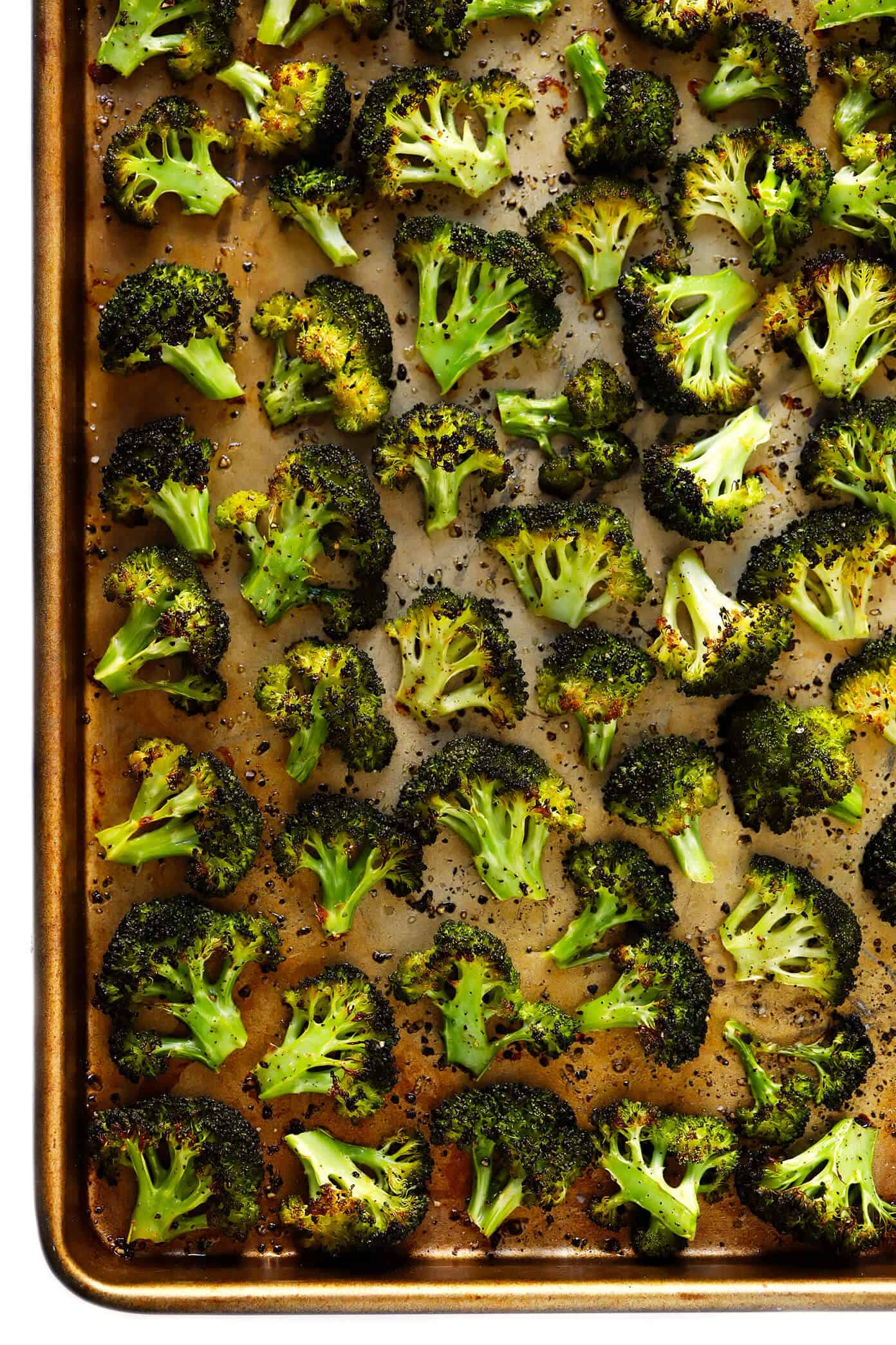 The BEST roasted broccoli recipe! Easy to make, perfectly tender and crispy, and crazy delicious. Plus, lots of suggestions for different seasonings and toppings to customize your own roast broccoli! | gimmesomeoven.com #broccoli #healthy #vegetable #glutenfree #vegan #vegetarian #side #howto How To Roast Broccoli